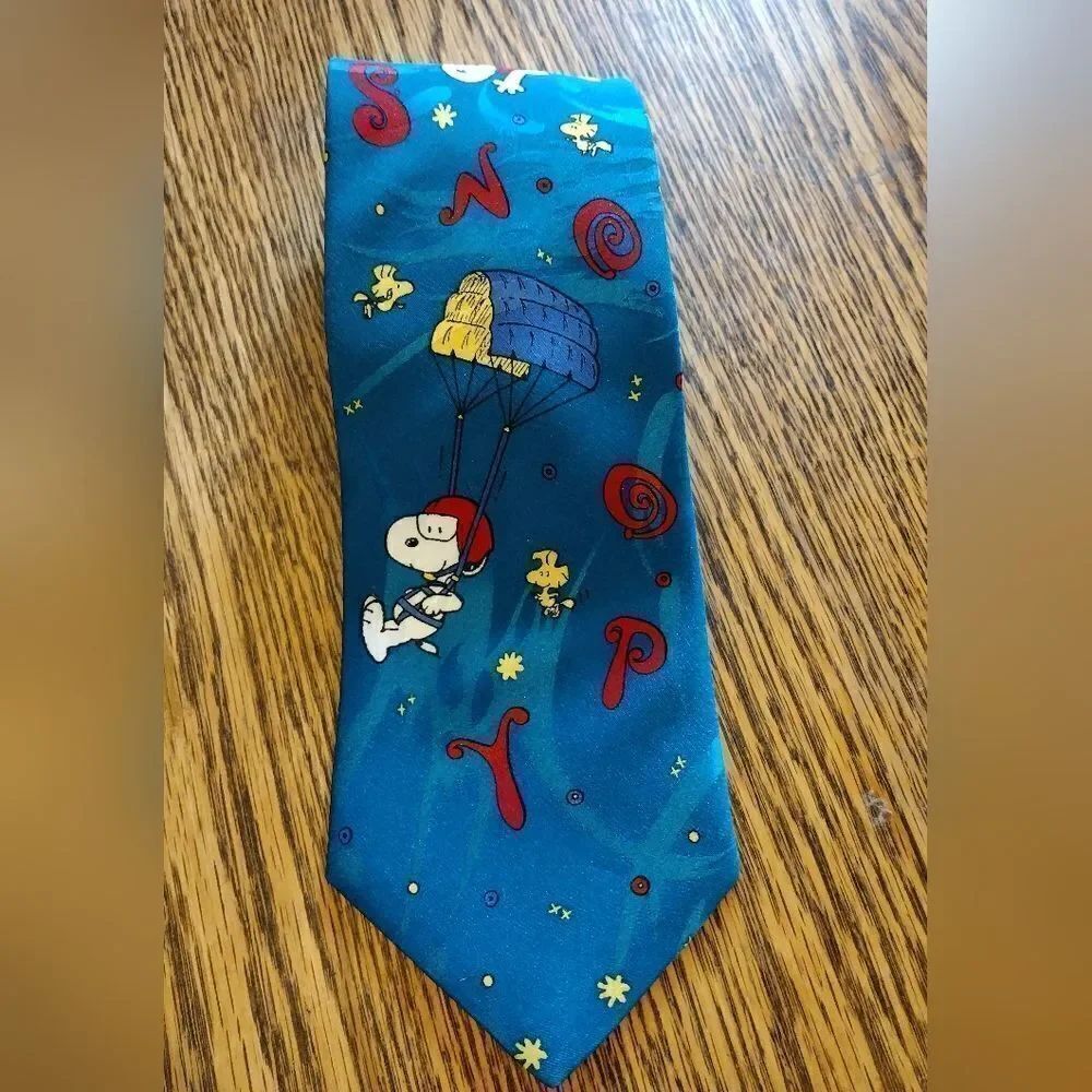 Snoopy tie